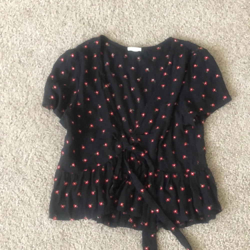 Brandy Melville front tie shirt